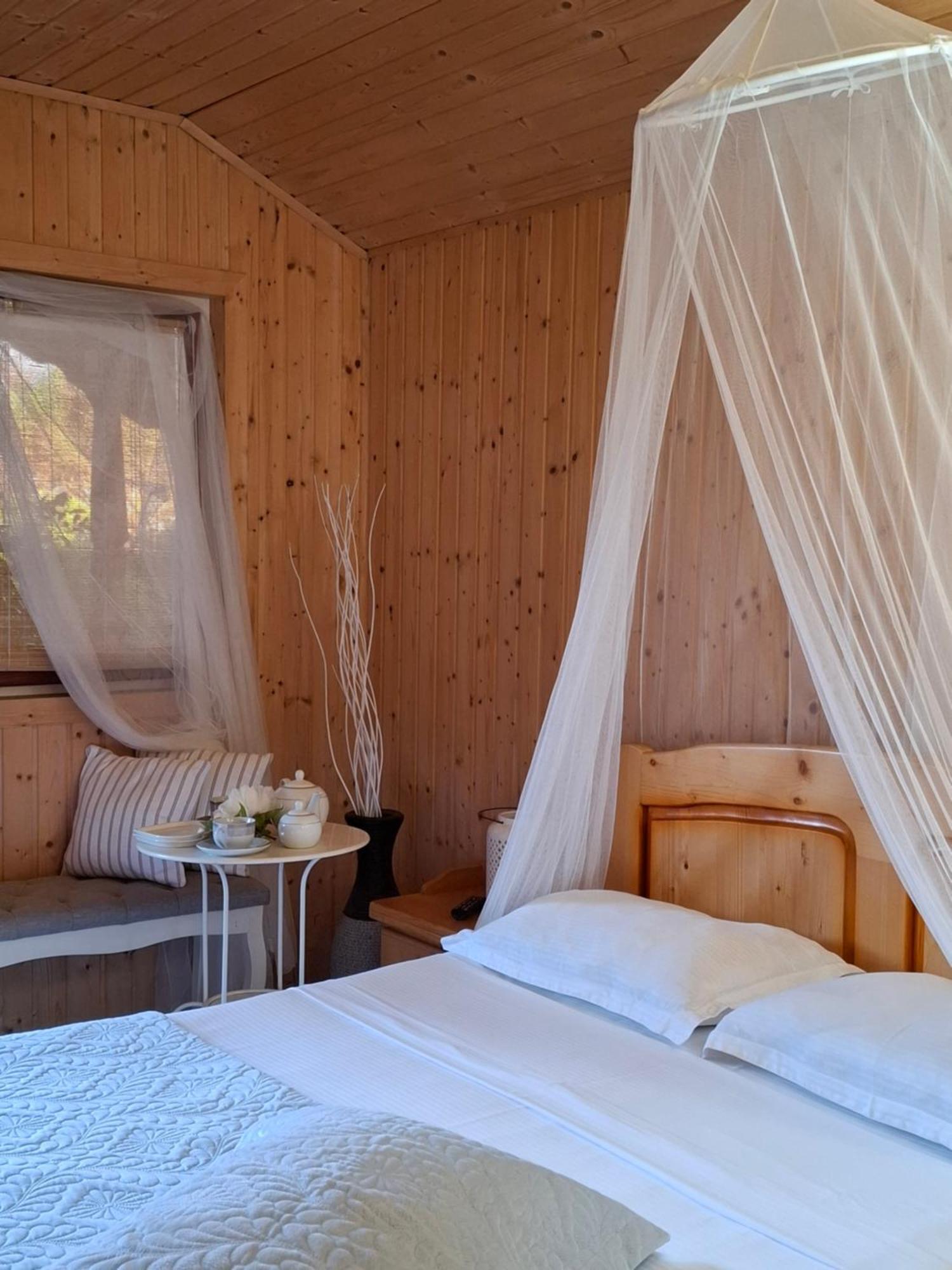 Cabane De Lemn Costinesti Luaran gambar