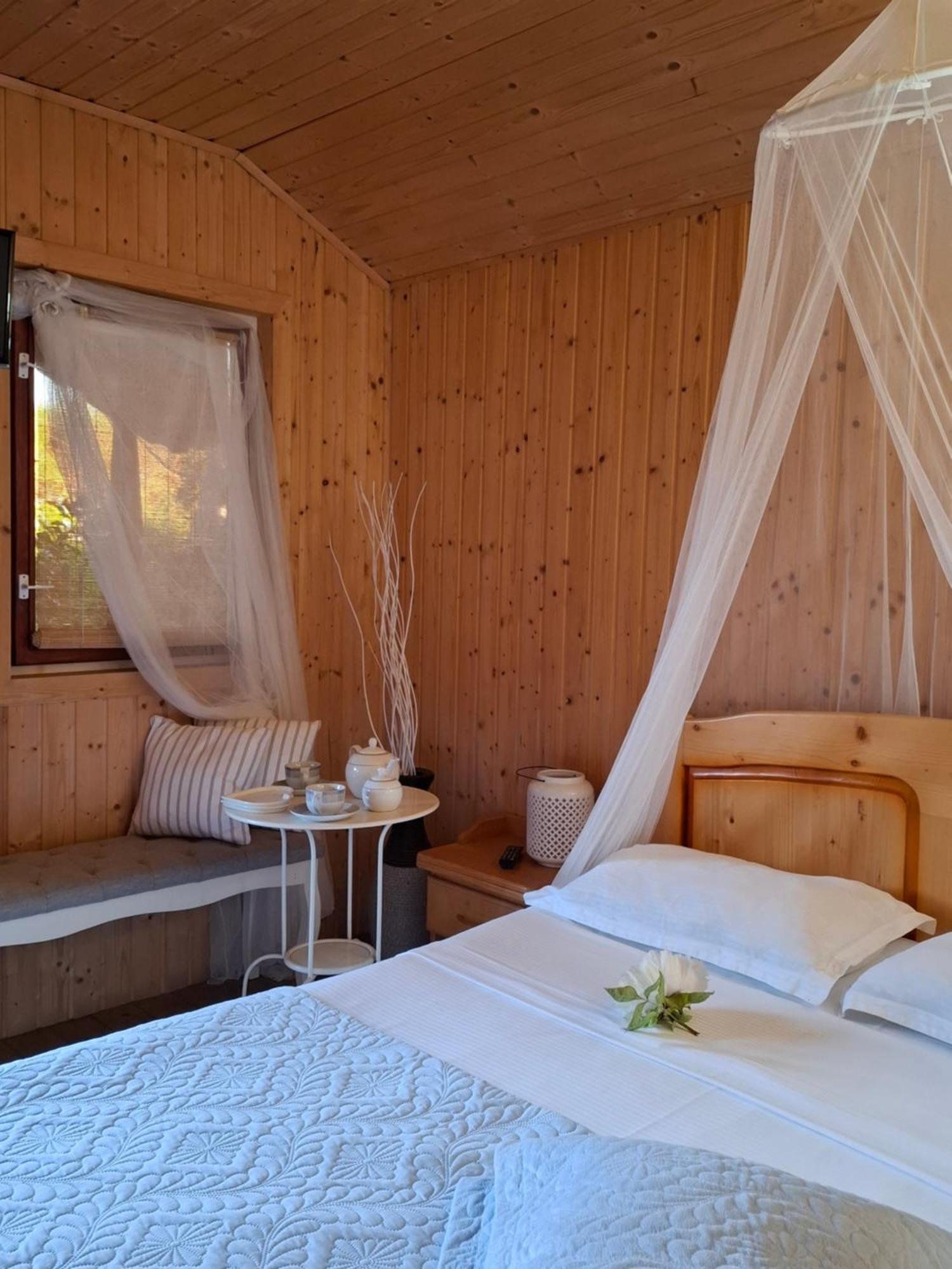 Cabane De Lemn Costinesti Luaran gambar